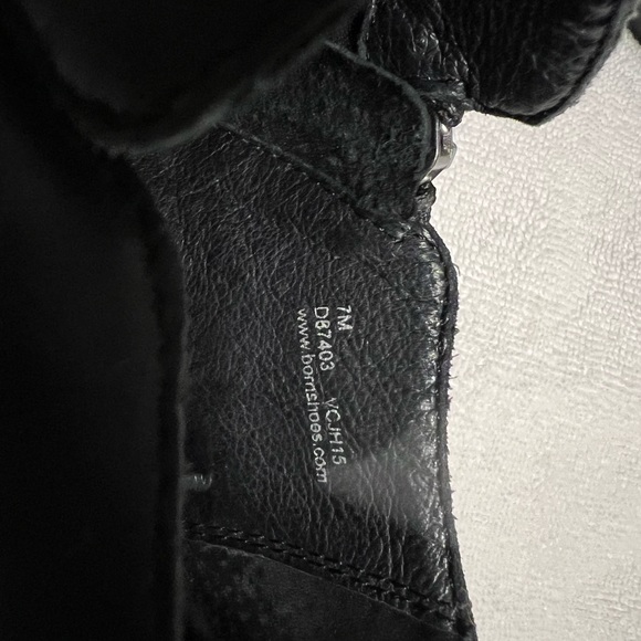 BORN. Genuine leather clogs, worn couple of times. Like new condition. Size 7. - Picture 8 of 10